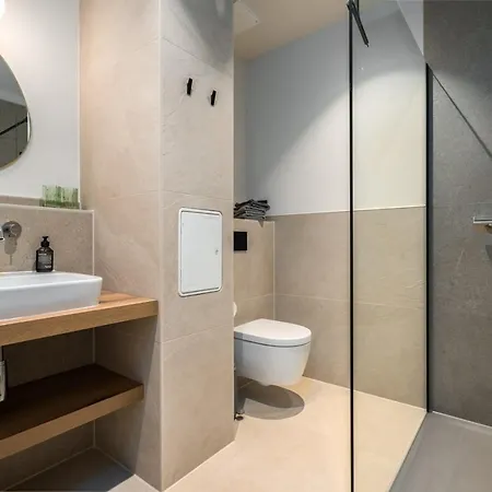 Villa Waldvilla Mit Tiny House Im Kuestenwald *