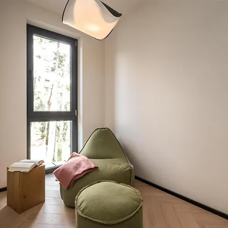 Waldvilla Mit Tiny House Im Kuestenwald