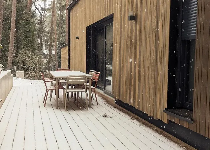 Waldvilla Mit Tiny House Im Kuestenwald *