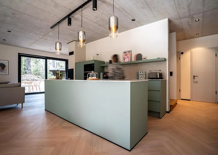 Waldvilla Mit Tiny House Im Kuestenwald * 루브민