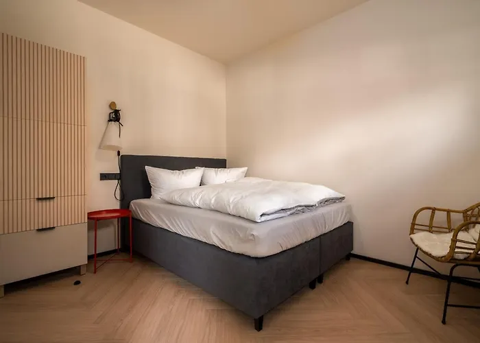 Waldvilla Mit Tiny House Im Kuestenwald * 루브민