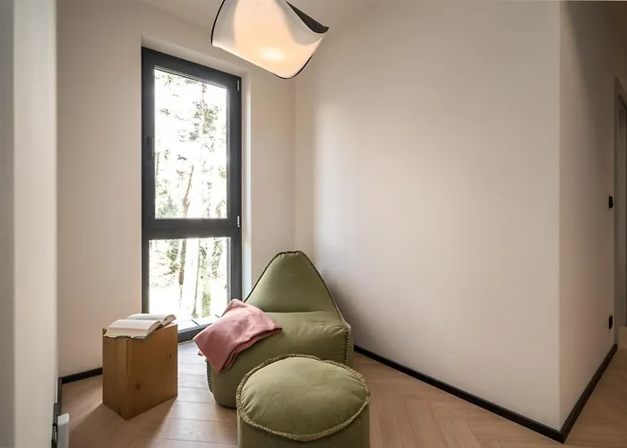 Waldvilla Mit Tiny House Im Kuestenwald